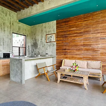 Lj Villa